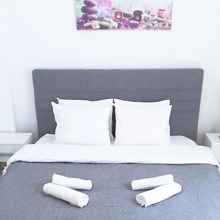 Apartment In The Center Of Афины Экстерьер фото