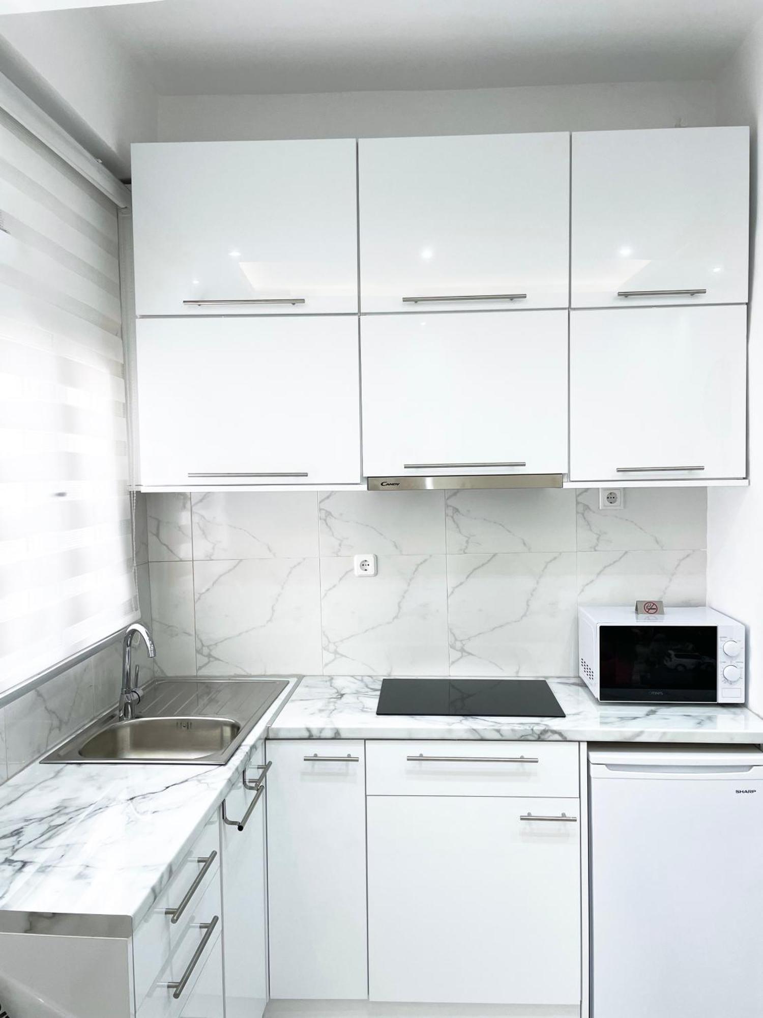 Apartment In The Center Of Афины Экстерьер фото