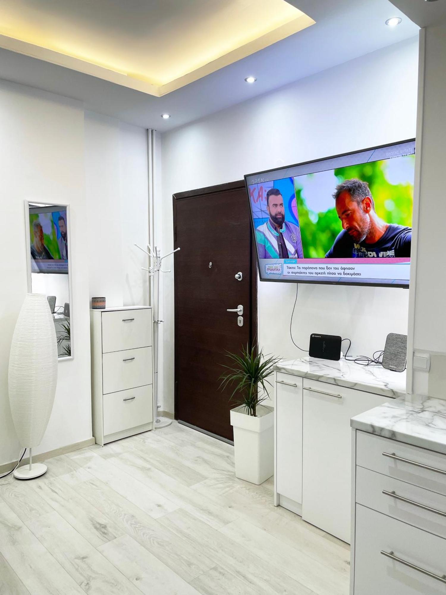 Apartment In The Center Of Афины Экстерьер фото