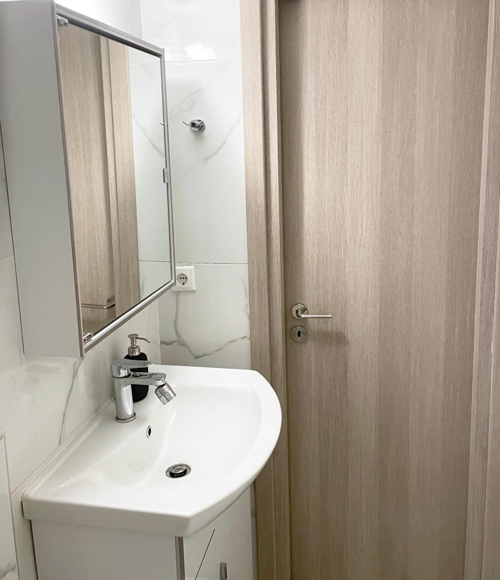 Apartment In The Center Of Афины Экстерьер фото